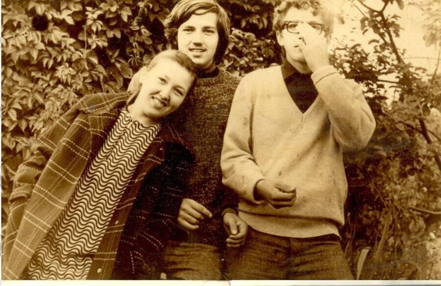    Автор с сестрой и братом, 1969 год, Фрунзе Фото: Владимир Голубков, личный архив