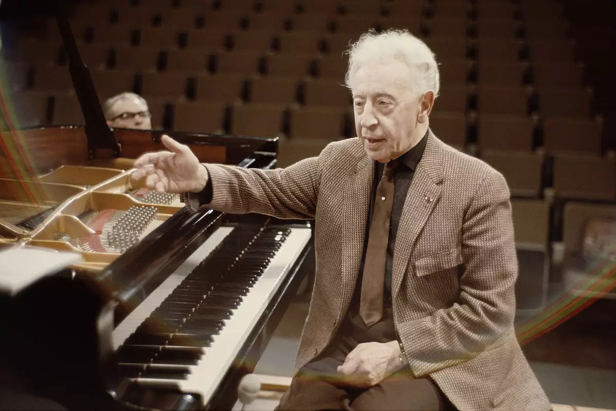 O PRODIGIOSO PIANISTA ARTHUR RUBINSTEIN E SEU SIONISMO ARRAIGADO – POR  MENDY TAL