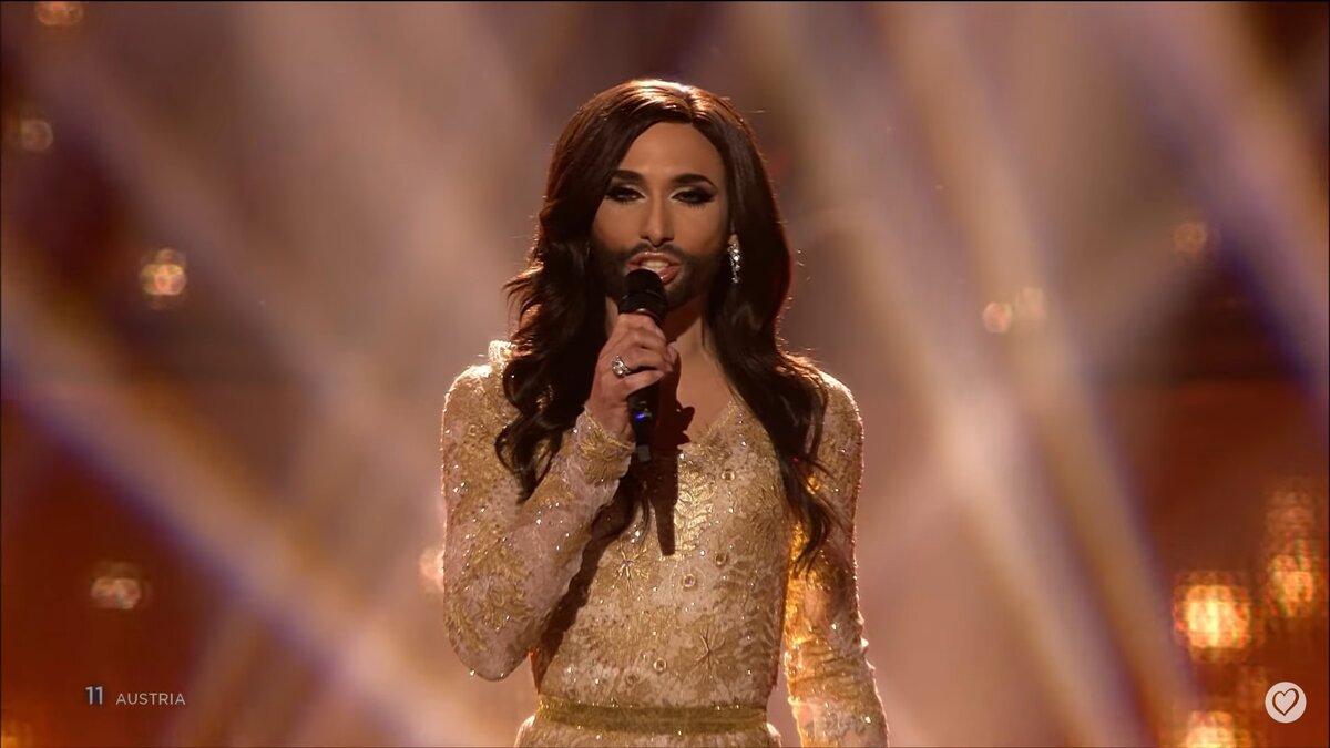 Conchita wurst rise like a phoenix. Rose like a phoenix. Кончита вурст. Кончита вурст евровидение. Like a fenix.
