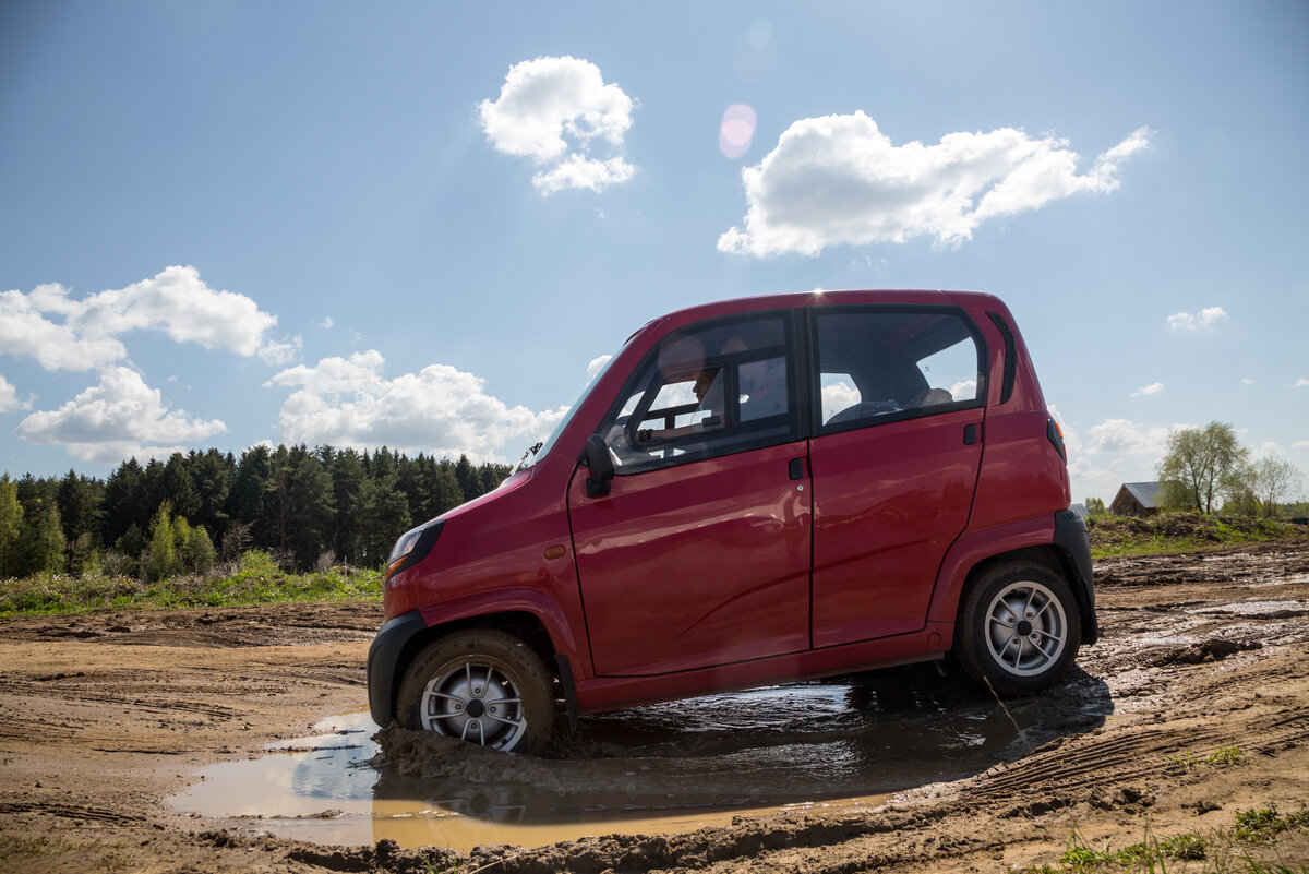 Когда-то он был мопедом. Потом мопед превратился в квадроцикл и понеслась!