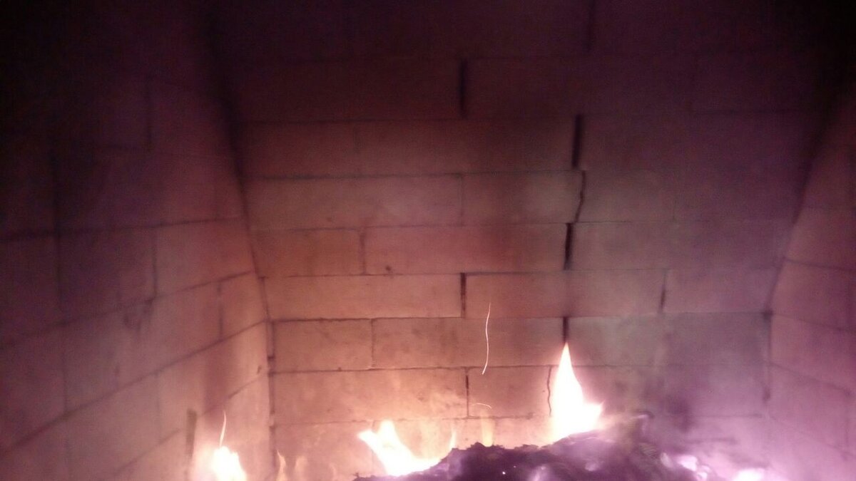 Вот так разорвало кирпич!