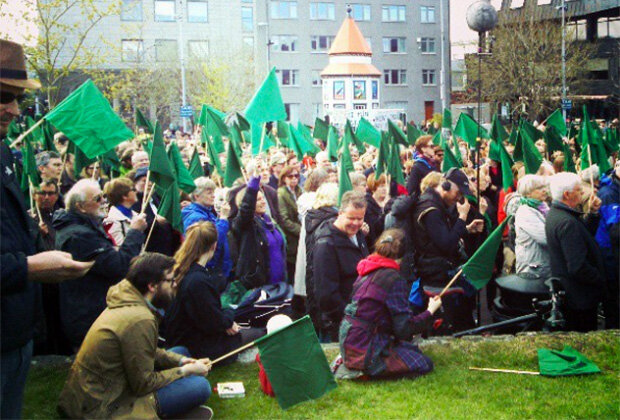 Митинг пиратской партии Исландии. Партия получила неожиданную поддержку населения страны после отставки нынешнего премьер-министра