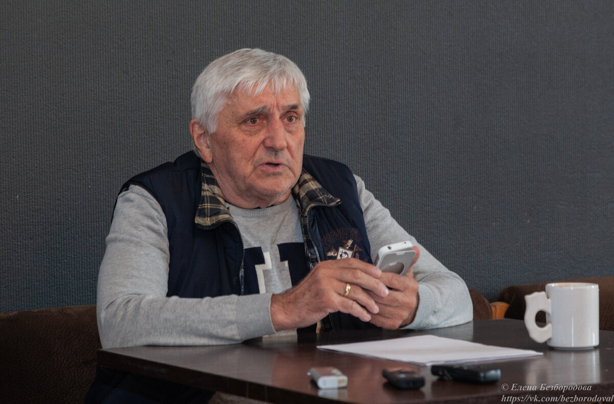 Художественный руководитель театра Виктор Панов.
