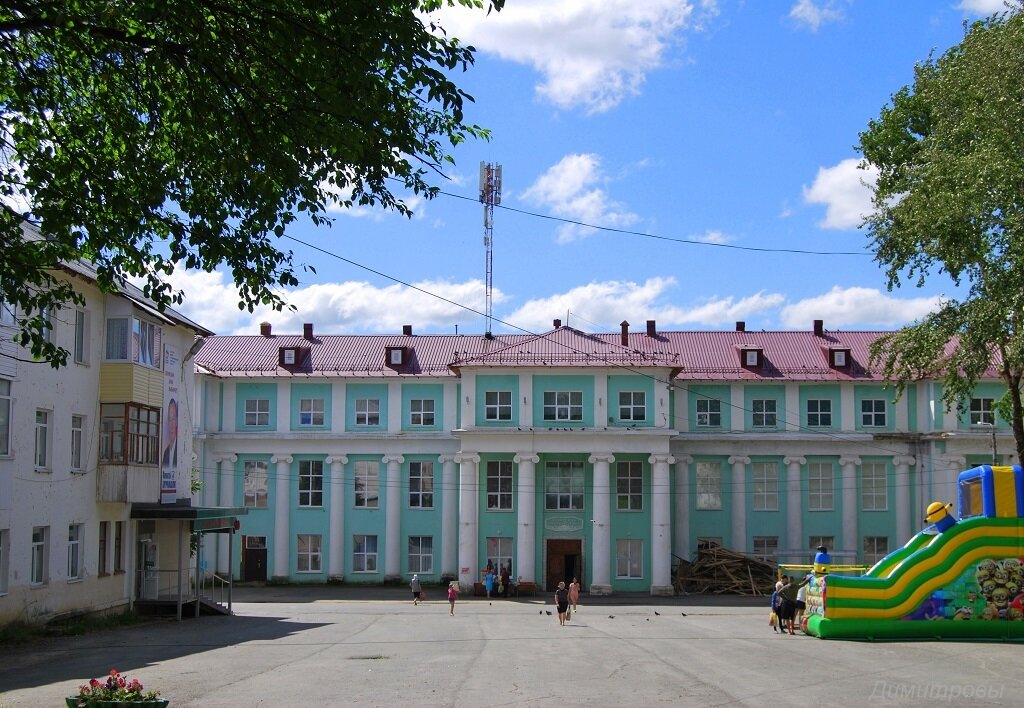 Погода в горнозаводске пермский. Горнозаводск Пермский край. ДК имени Бэра Горнозаводск Пермский край. Дворец культуры Горнозаводск. Старый Горнозаводск Пермский край.