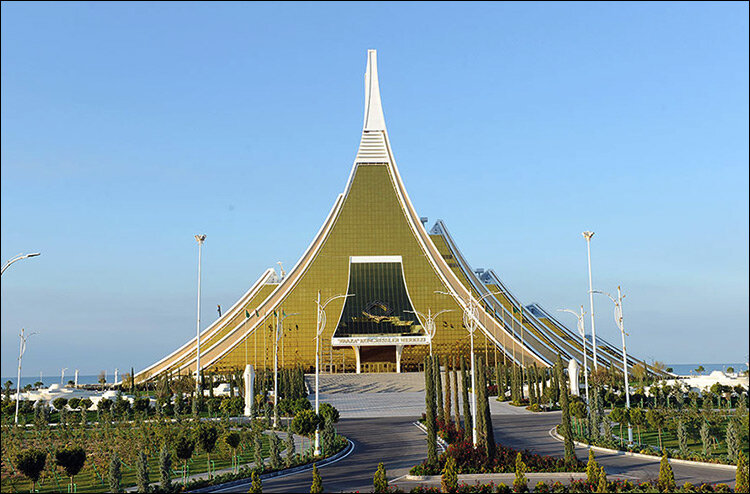 Конгресс-центр в Авазе. Фото с сайта Turkmenportal.com