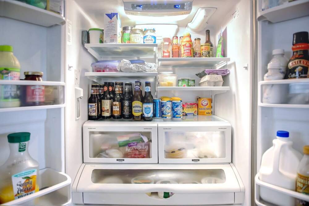 Да, в процессе этнографии вполне могут пригодиться фотографии холодильника :) (Источник фото - https://www.pinterest.ru/pin/514677063658989123/)