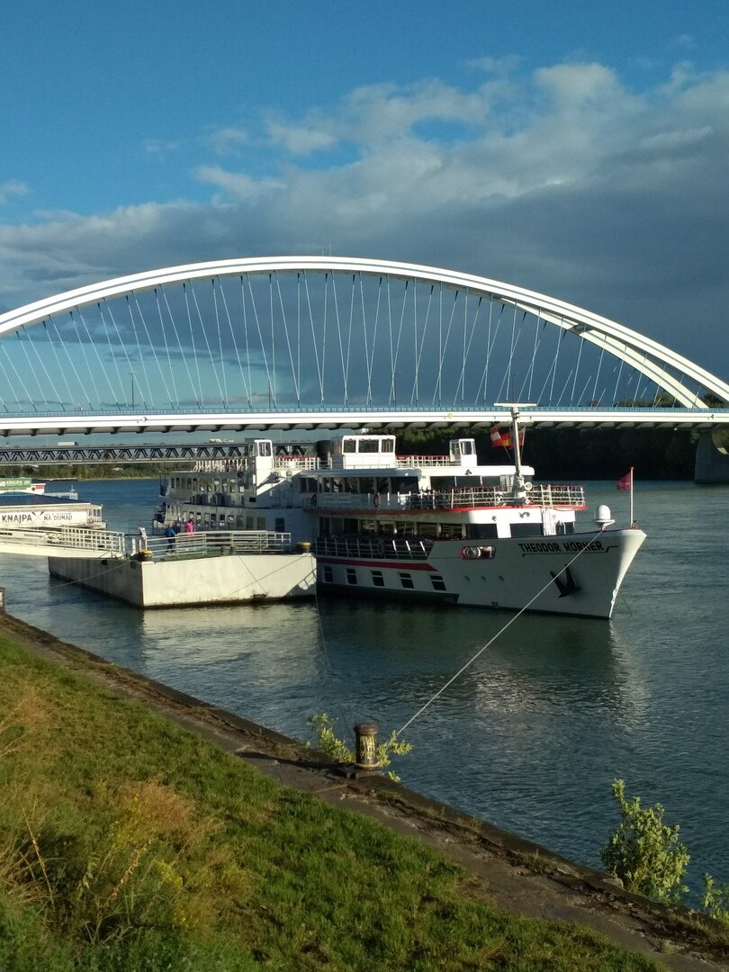 Набережная Дуная, Братислава. Фото автора.