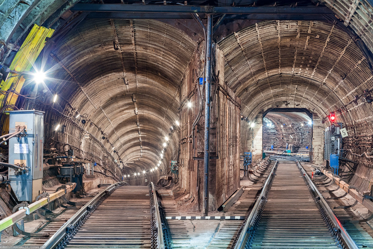 Котельное метро. Тоннель метро станция Фрунзенская. Тоннель станция метро 8500. Метро перегон ССВ. Двухпутные тоннели Сокольнической линии.