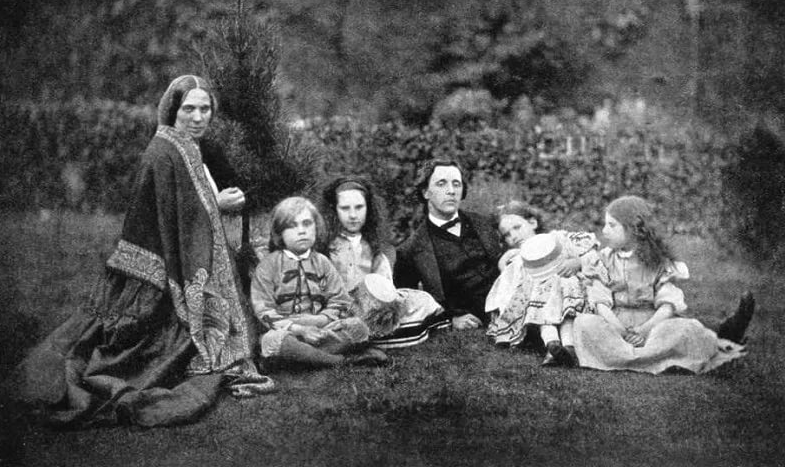 Чарльз Доджсон с семьей