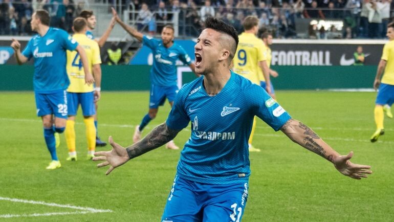 Фото с матча Зенит-Ростов.