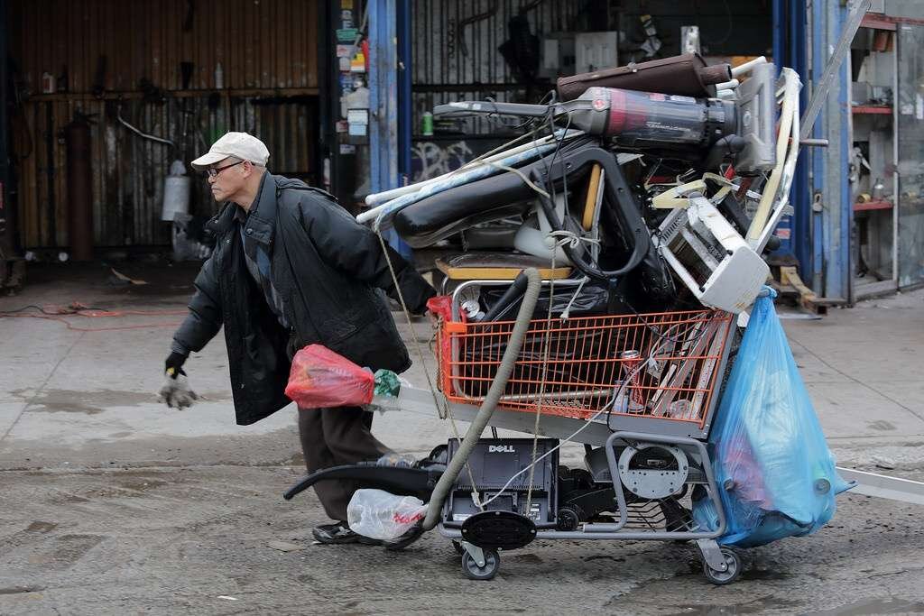 Незаконный сборщик бытовой техники