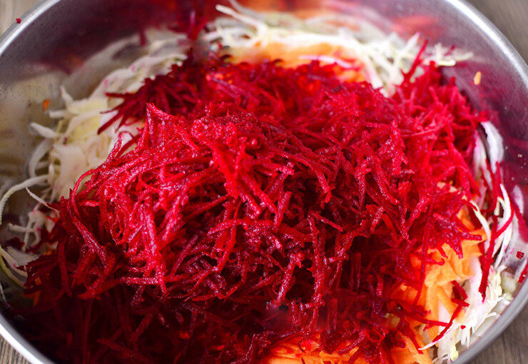 Красный борщ с капустой и свеклой на курином бульоне — пошаговый рецепт с фото