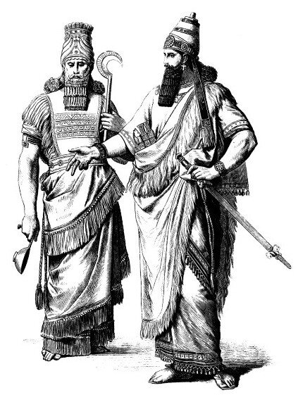 Примерно так выглядели (соответственно) ассирийский жрец и царь