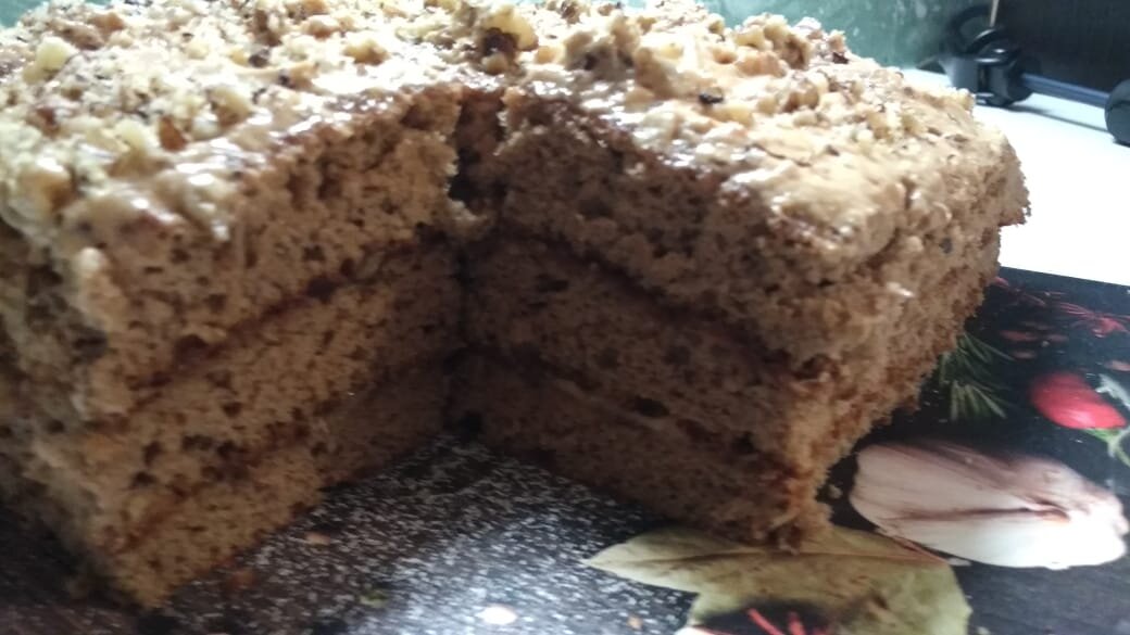 Торт из кукурузных палочек и ирисок золотой ключик
