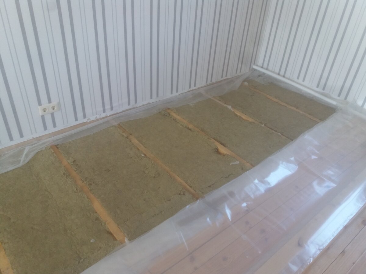 Это уже сухой утеплитель и балки