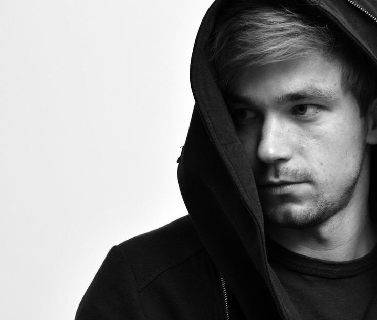 Актер Александр Петров.