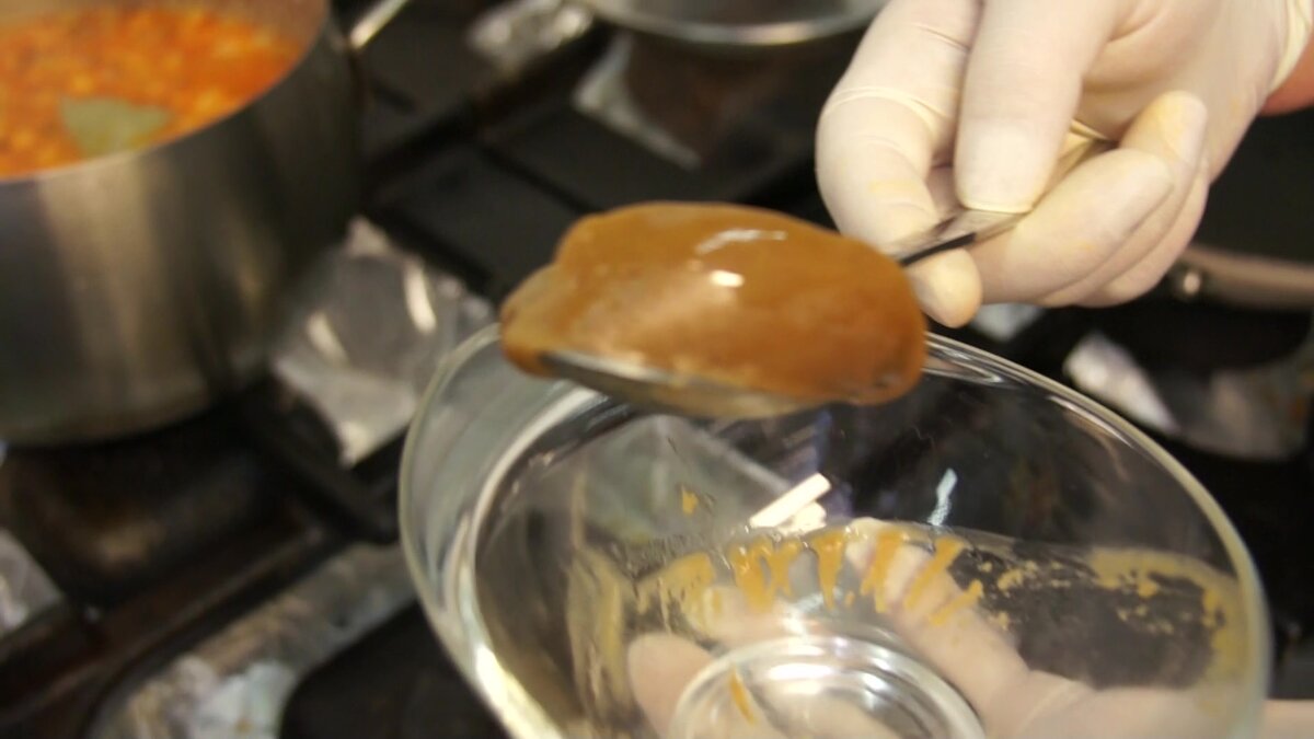 Наваристые щи с кислой капустой и клёцками. Не отказывать себе в удовольствии.