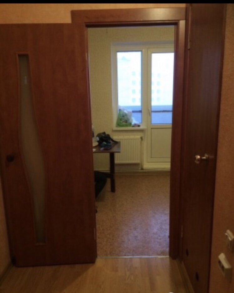 Кухня, 8 квадратов, вид из коридора.