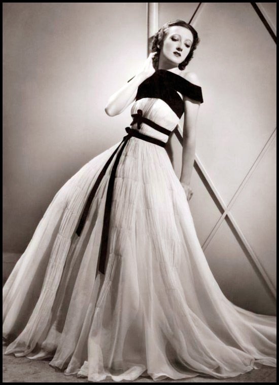 Тея Бобрикова.