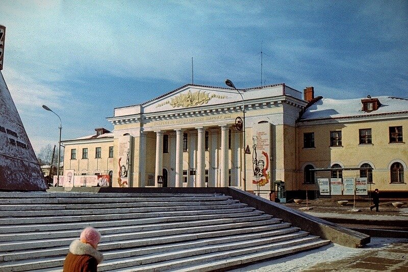 Как сносили площадь с монументом 50-летия СССР в Хабаровске