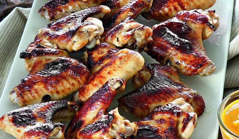 Куриные крылышки острые с особенным манговым соусом 