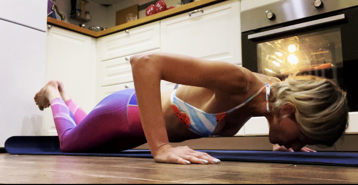 Мои занятия спортом, пока в духовке готовятся низкокалорийные печеньки