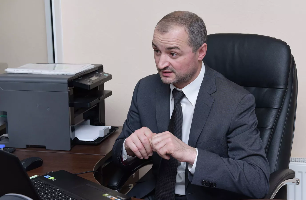 советники главы республики. советник главы дагестана. ганакаев адильхан ярашевич должность. исса магометович костоев. советники главы республики.