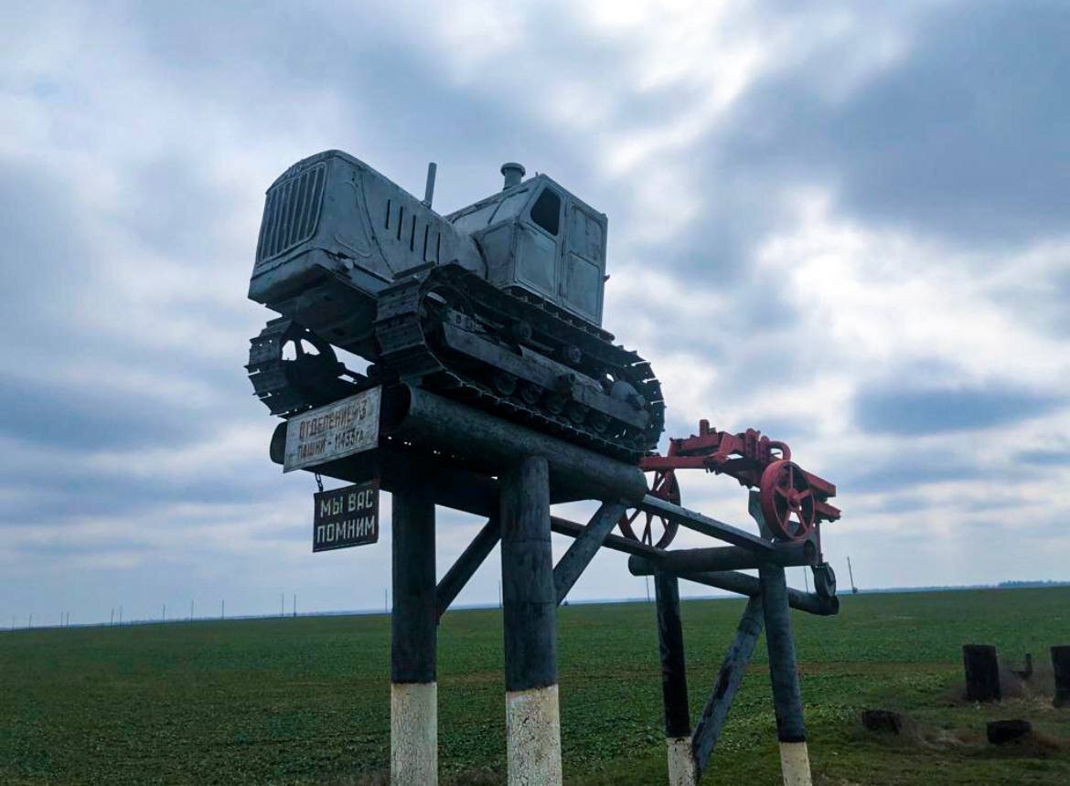 Сегодня - подборка ретроавтомобилей из Брянской, Белгородской областей, Ставропольского края. Эти старинные железные кони, которые верой и правдой служили своим владельцам и получили право остаться на долгую память потомкам.
