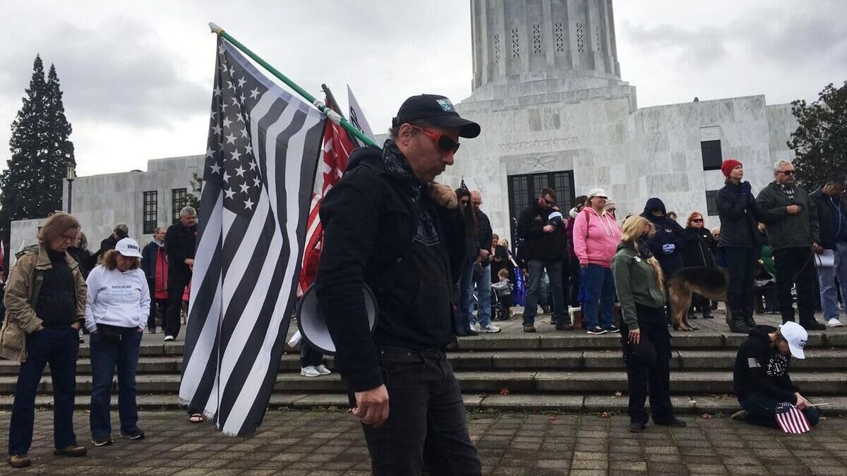    Митинг в поддержку действующего президента США Дональда Трампа в Салеме, столице штата Орегон© РИА Новости / Артур Габдрахманов