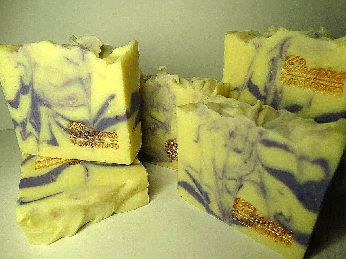 Мое мыло, примерно десятилетней давности, снятое "на тапок". Эх, ностальгия