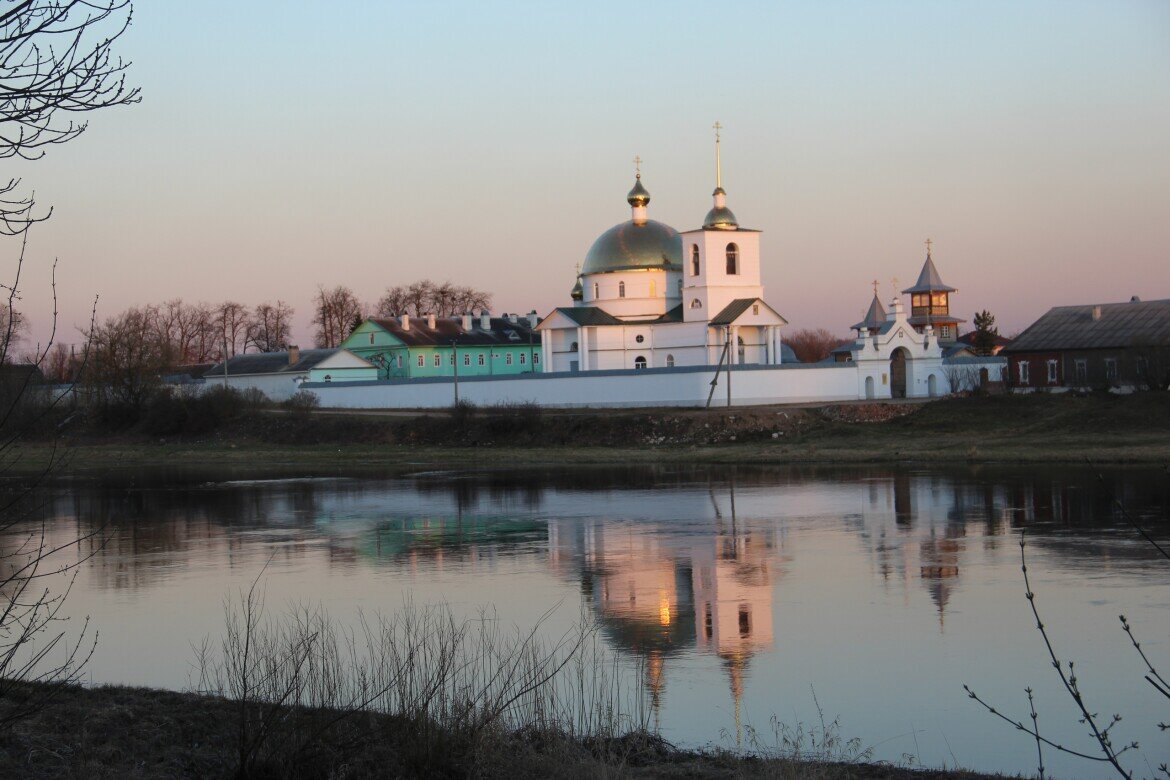 Спасо казанский женский монастырь. Спасо-Казанский Симанский женский монастырь. Симанский женский монастырь г остров. Симанский монастырь г.остров Псковской области. Псков женский монастырь остров.