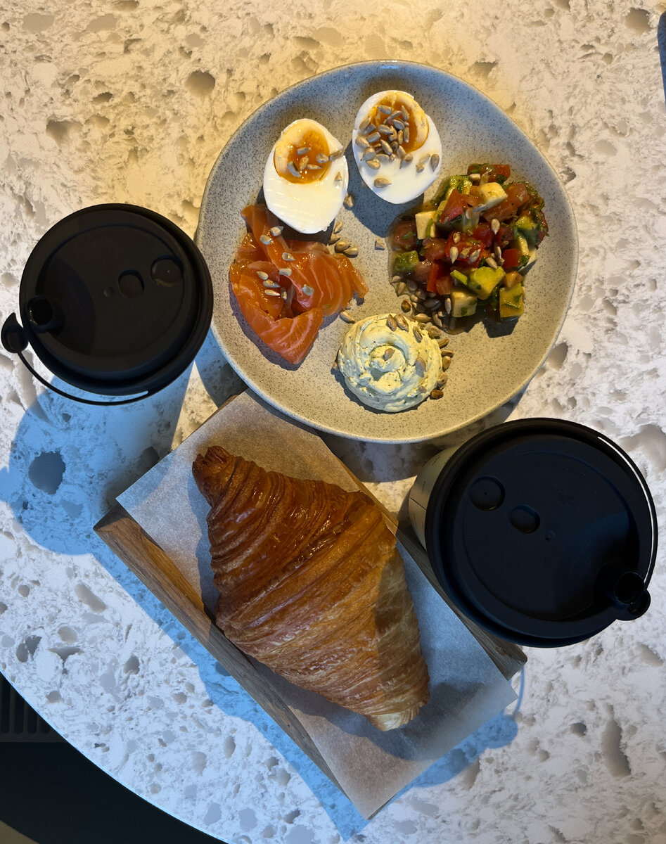 Наш завтрак в кафе Лён.