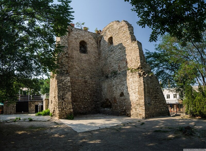 башня принадлежала Генуэзской крепости