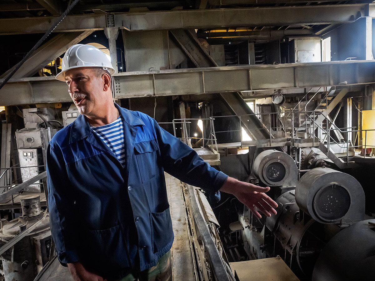 разрез шестаки. машинист шагающего экскаватора. машинист экскаватора коматсу рс 3000. эш 20/90. профессия машинист крана.