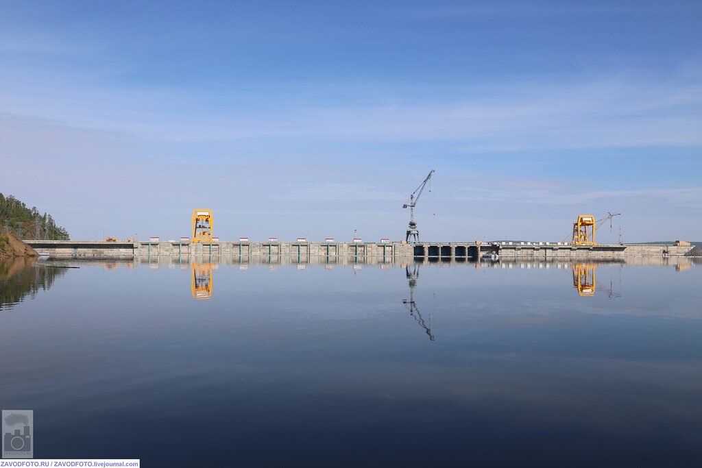 Богучанская гэс на какой реке. Затопление Богучанского водохранилища. Слип Богучанское водохранилище. Богучанская ГЭС фото затопления. Богучанское водохранилище фото.