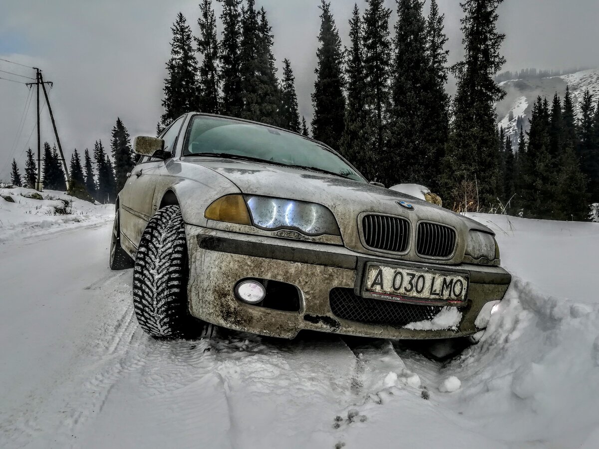 Слабоумие и отвага, или по гололеду в горы на BMW | Автомобильные истории |  Дзен