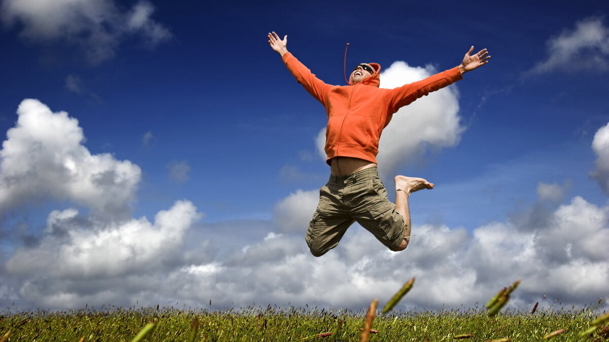 подлинно счастливый человек. подлинно счастливый человек. здоровый счастливый человек. подлинно счастливый человек. человек радостный.