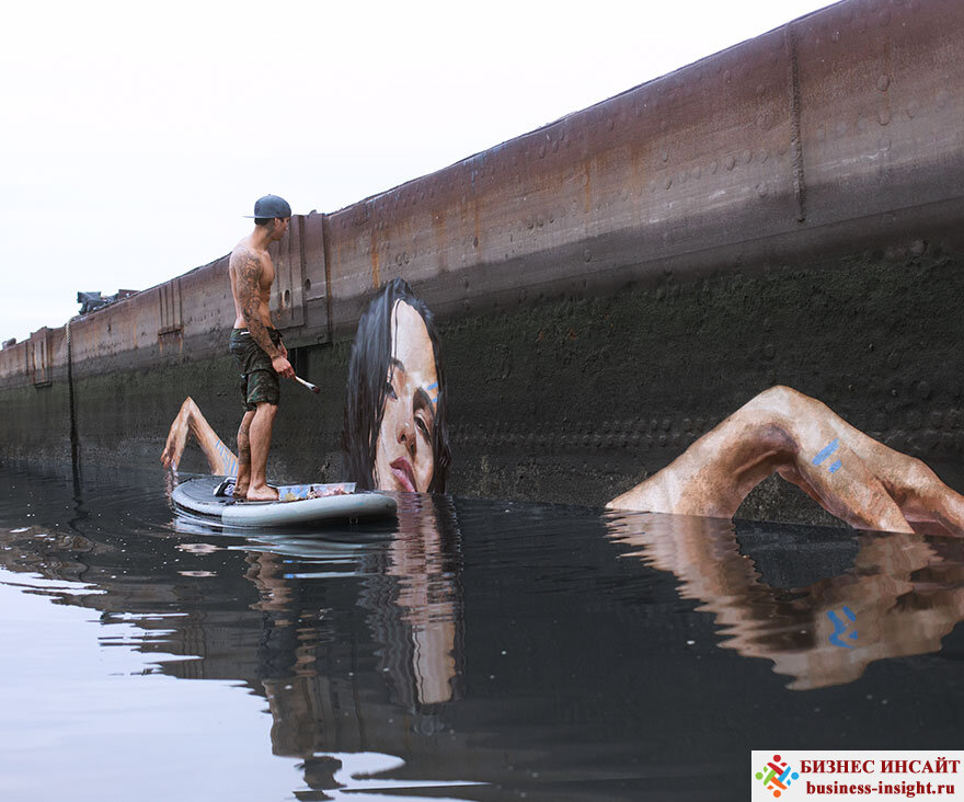 Рисунки на стенах, уходящих в воду