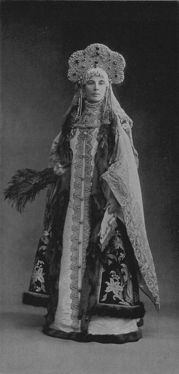 Костюмированный бал 1903. Императорский бал 1903 года. Оболенский бал 1903. Боярыня 19 век костюм.