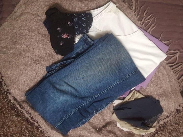 Самые объемные и тяжелые вещи я надеваю в дорогу, чтобы меньше нести в рюкзаке.