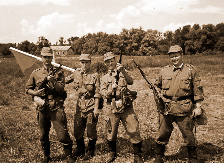 Обычная фотография с военных сборов.