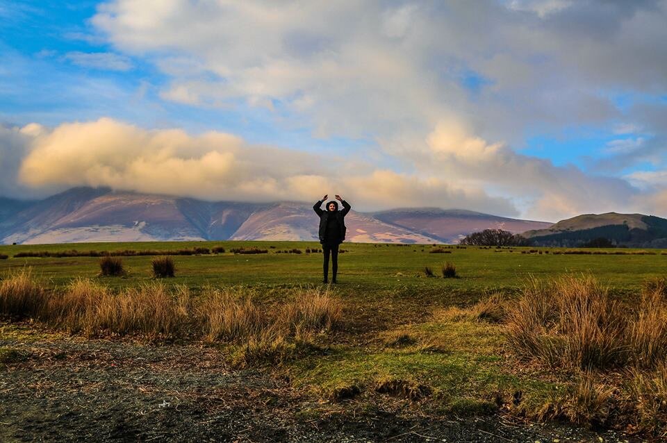 Виктор Строилов Путешественник, сценарист, кинопродюсер, 
гражданин РФ и Великобритании