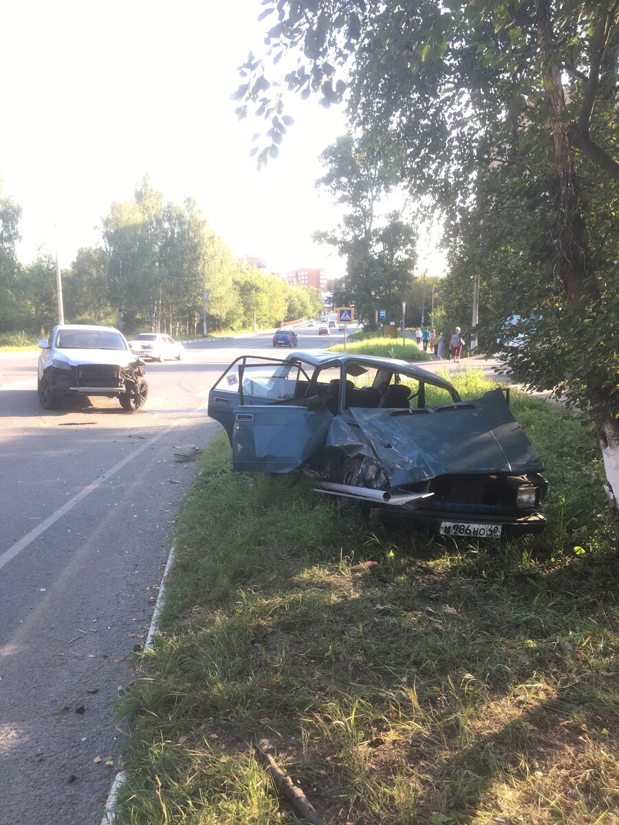 Авария на перекрёстке Академика Янгеля и Свердлова | Красноармейский КРАФТ  | Дзен