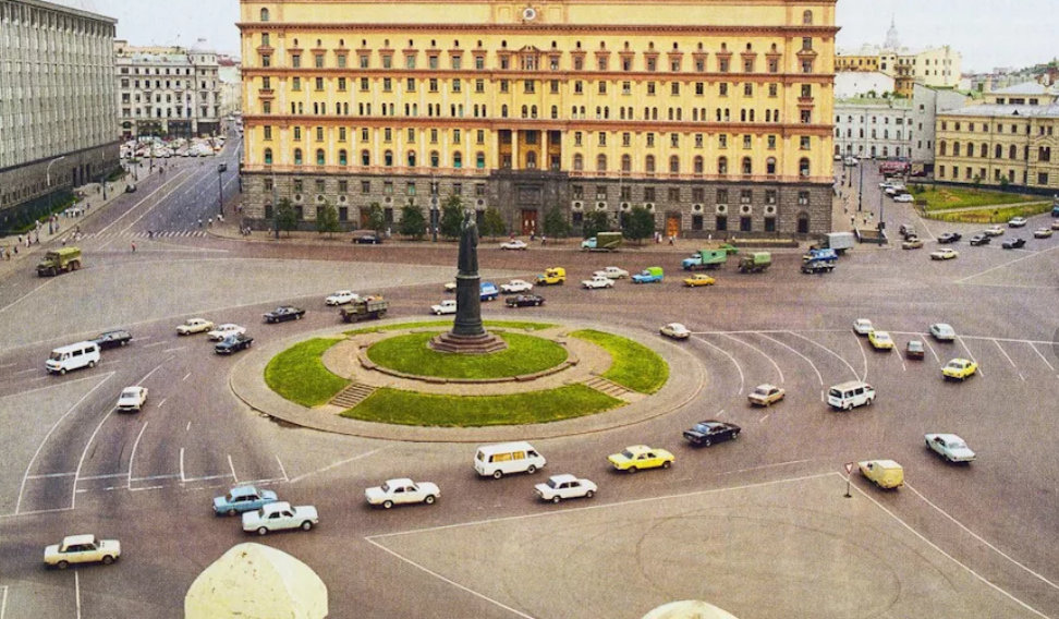 Москва площадь дзержинского