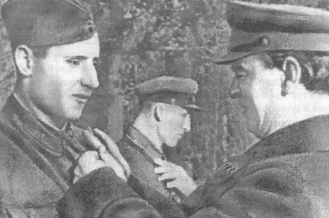                                                                 Вручение награды Ивану