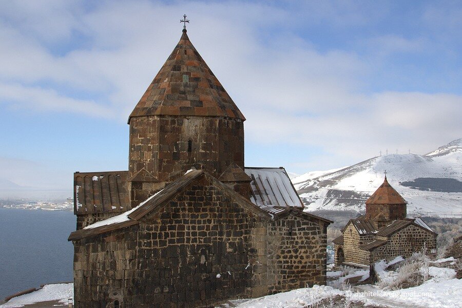 Севанаванк Армения зимой