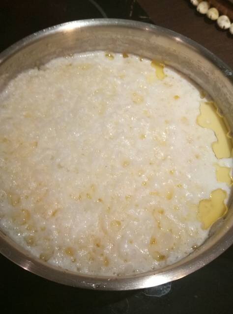 Просто рисовая каша, но по этому рецепту она получается очень вкусная, рекомендую!  Ингредиенты Шаги Вскипятить пол литра воды и в кипящую воду всыпать  предварительно промытый рис.