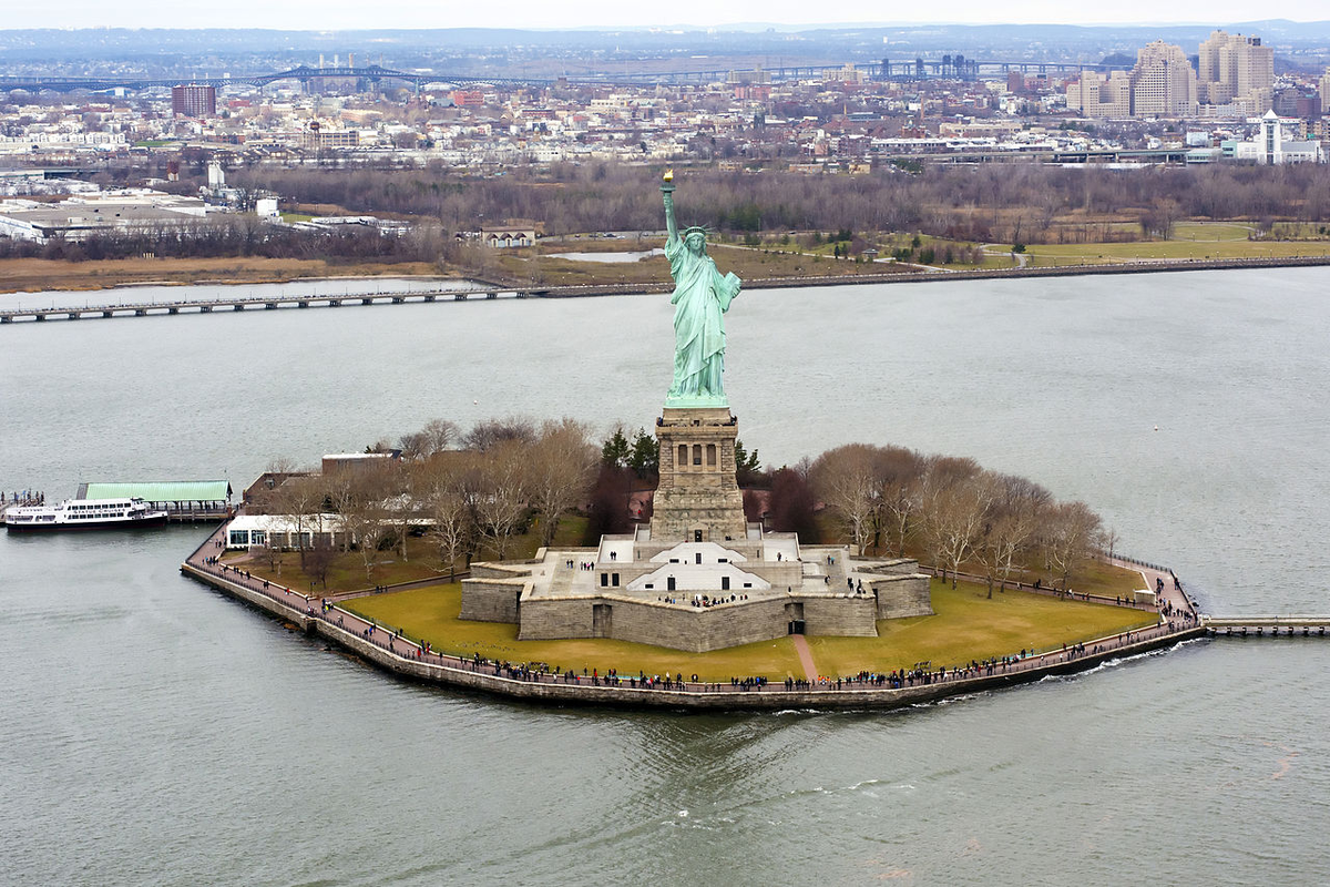Остров где находится статуя свободы 7 Файл:Liberty  Википедия