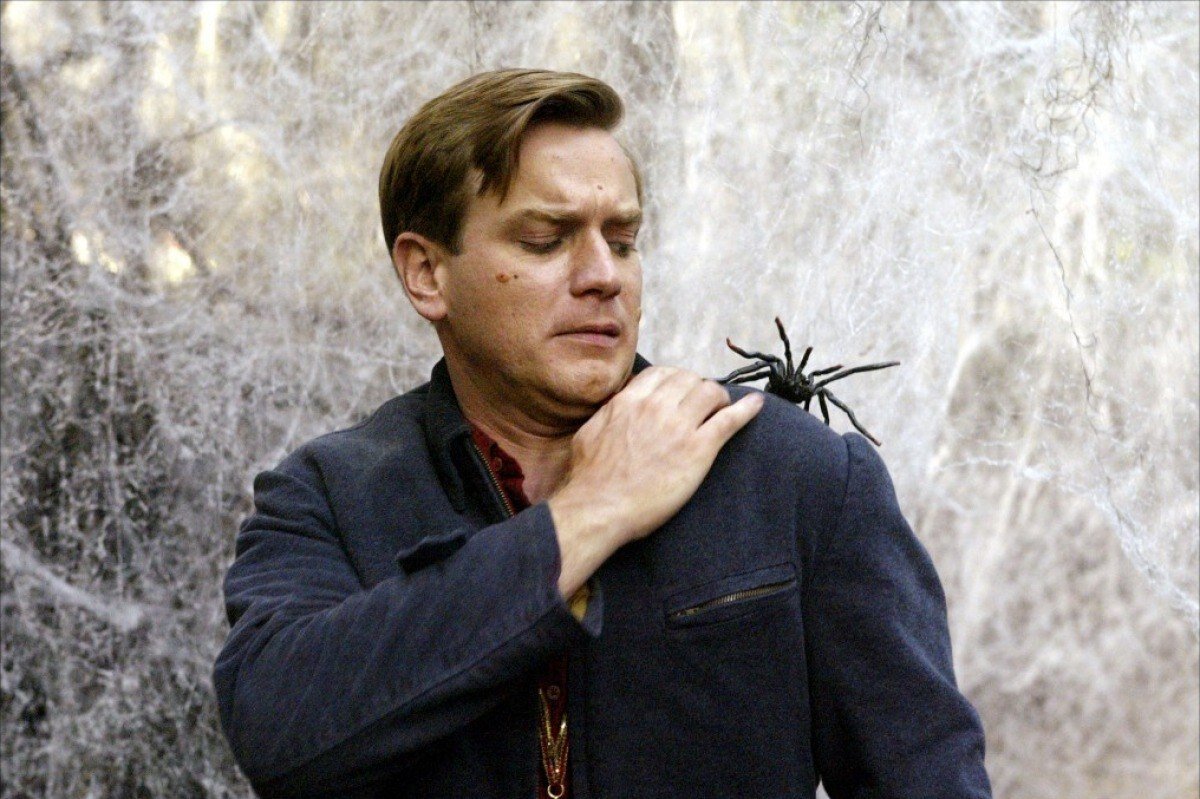 Юэн МакГрегор в фильме «Крупная рыба» (2003)