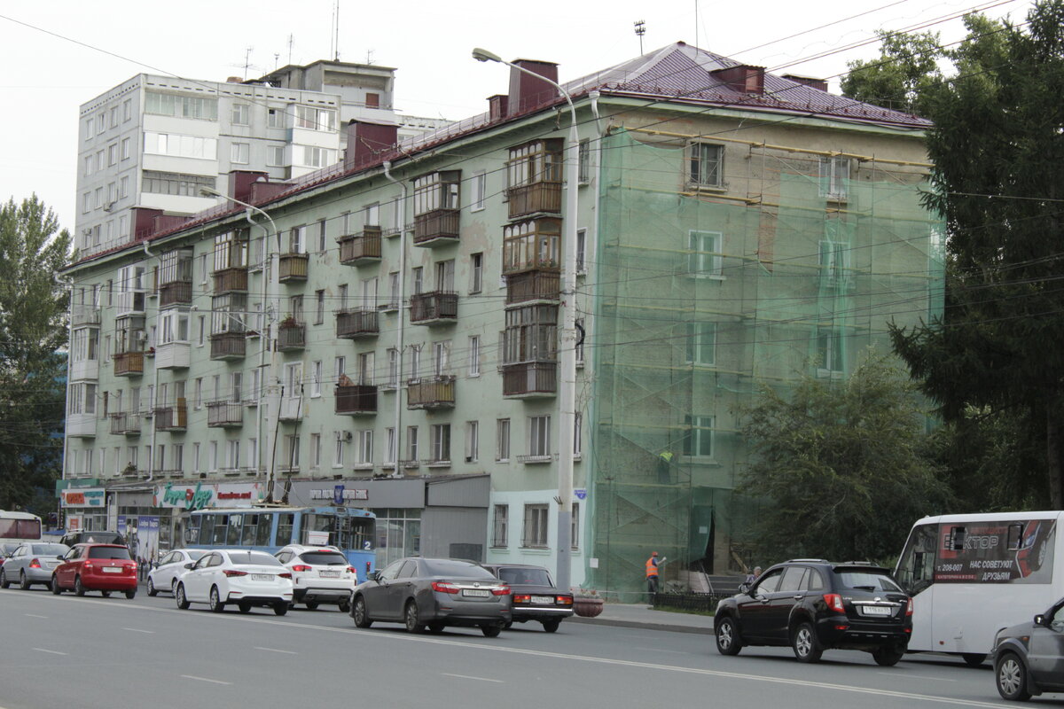 Панельки, к сожалению, не трогали, хотя было бы неплохо